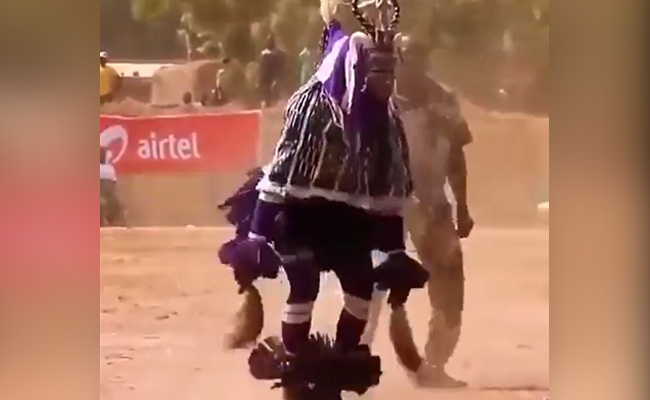 बिजली की तेज़ रफ्तार से डांस करता है ये शख्स, ये है दुनिया का सबसे कठिन डांस है Zaouli