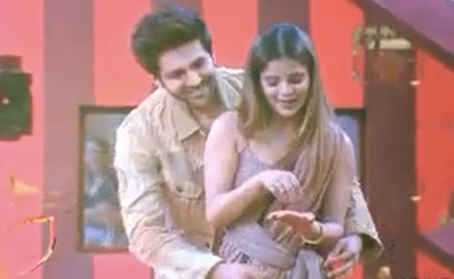 <i>Bigg Boss 16</i>: Archana Gautam Accidentally Calls Kartik Aaryan "<i>Bhaiya</i>" During Romantic Skit