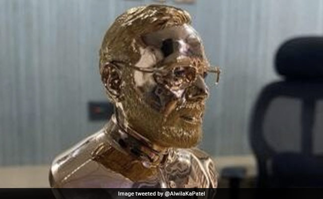 Surat Jeweller Carves PM's Gold Bust To Celebrate BJP's Gujarat Win
