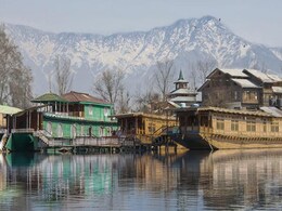 आतंकवाद वित्तपोषण मामले में एसआईए ने जम्मू-कश्मीर में आठ जगह छापेमारी की आतंकवाद वित्तपोषण मामले में एसआईए ने जम्मू-कश्मीर में आठ जगह छापेमारी की