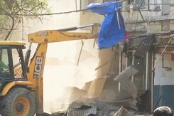 Demolition Drive In Delhi's Mehrauli Continues Amid Protests Demolition Drive In Delhi's Mehrauli Continues Amid Protests