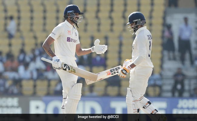India vs Australia 1st Test: दूसरे दिन का खेल समाप्त, भारत ने 144 रन की बढ़त बनाई, जडेजा और अक्षर ने जड़ा अर्धशतक