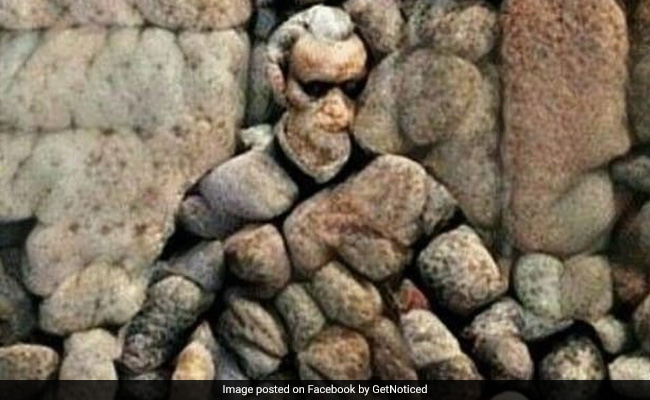 इन पत्थरों के बीच छिपा हुआ है एक इंसान, तस्वीर देख लोगों ने कहा- बेहद सुंदर आर्ट है