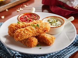 How To Make Easy 4-Ingredient Mozzarella Sticks In Air Fryer