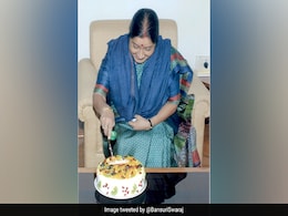 सुषमा स्वराज की जयंती पर बेटी ने कुछ इस तरह किया याद, कहा- बताने के लिए शब्द नहीं... सुषमा स्वराज की जयंती पर बेटी ने कुछ इस तरह किया याद, कहा- बताने के लिए शब्द नहीं...