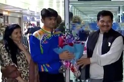 Noida District Magistrate Returns After Winning Bronze At Spain Para-Badminton Meet Noida District Magistrate Returns After Winning Bronze At Spain Para-Badminton Meet