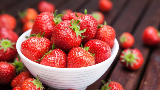 Despite their sweetness, strawberries have a low glycemic index