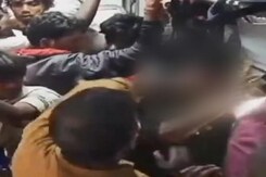 Video: Migrant Workers Beaten Up On Train In Tamil Nadu Video: Migrant Workers Beaten Up On Train In Tamil Nadu