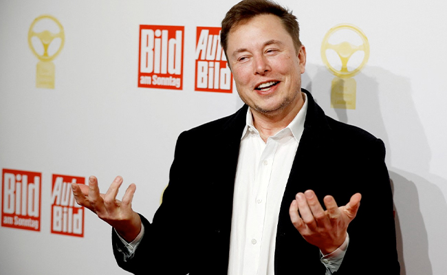 Elon Musk Sets This Emoji Response On Twitter For All Press Enquiries