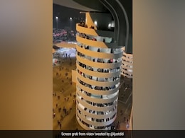 This Optical Illusion Of "Spinning Stairs" Leaves Internet Stunned This Optical Illusion Of "Spinning Stairs" Leaves Internet Stunned