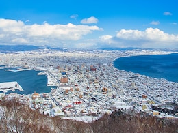 7.2 Quake Strikes Off Japan's Northern Coast, Triggers Tsunami Alert