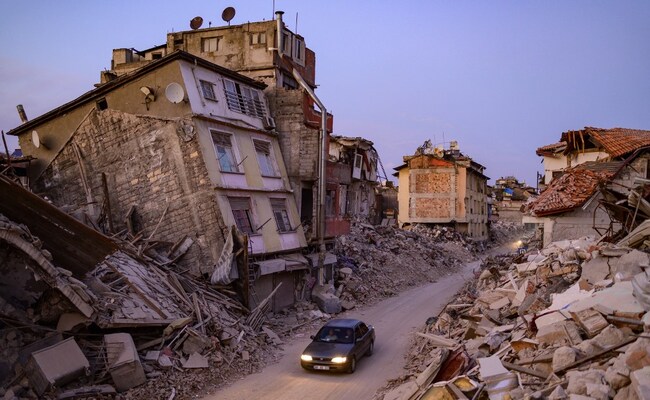 Turkey Jails Builder Of Quake-Razed Apartments For 865 Years