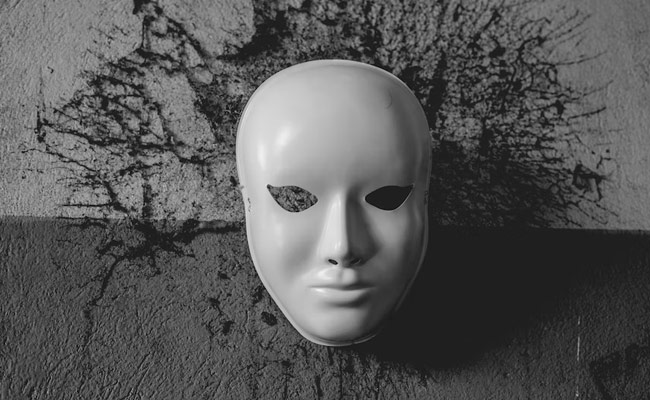 Chinese Company Praised Online For Asking Job Applicants To Wear Costume Mask In Interviews, Here's Why