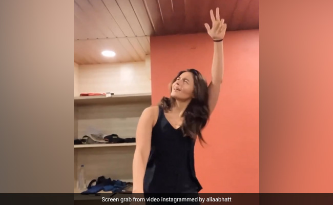 Just Alia Bhatt Grooving To Husband Ranbir Kapoor's Song <i>Tere Pyaar Mein</i>. That's It. That's The Post