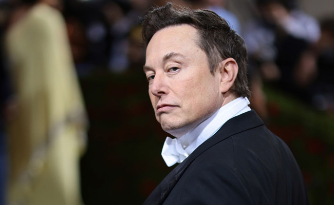 Elon Musk's Use Of Bodyguards Inside Twitter Headquarters Suggests Lack Of Trust, Says Employee