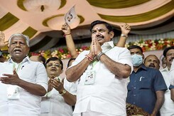 Setback For OPS, Supreme Court Allows Rival EPS To Stay AIADMK Chief Setback For OPS, Supreme Court Allows Rival EPS To Stay AIADMK Chief