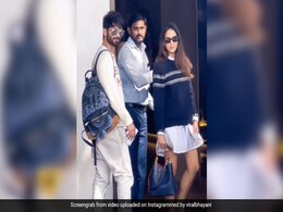 कियारा और सिद्धार्थ की शादी के लिए निकले शाहिद कपूर, VIDEO देख फैंस को आई 'कबीर सिंह' की याद, बोले- 'वह प्रीति को रोकने....' कियारा और सिद्धार्थ की शादी के लिए निकले शाहिद कपूर, VIDEO देख फैंस को आई 'कबीर सिंह' की याद, बोले- 'वह प्रीति को रोकने....'