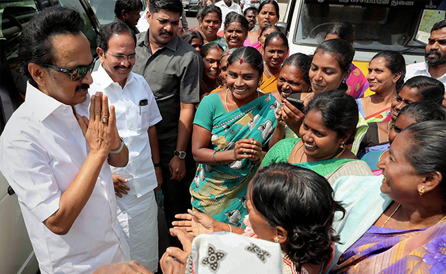 Fresh Meat, Branded Clothes, Gold: Tamil Nadu Parties' "New Formulas" For Key Poll