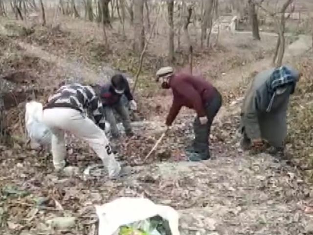 Anantnag Sarpanch Offers Gold To Whoever Collects 2,000 Kg Of Polythene Garbage