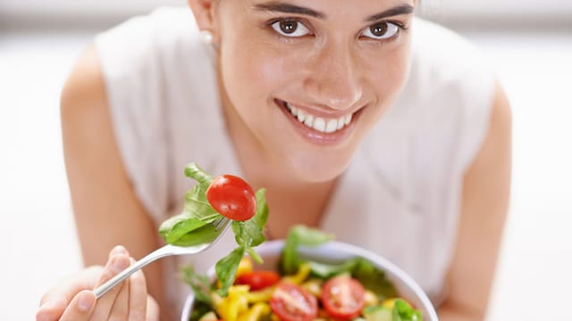 A healthy diet can help achieve glowing skin