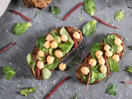Healthy Breakfast Recipe: How To Make Boiled Chana Toast For Your Daily Protein Fix