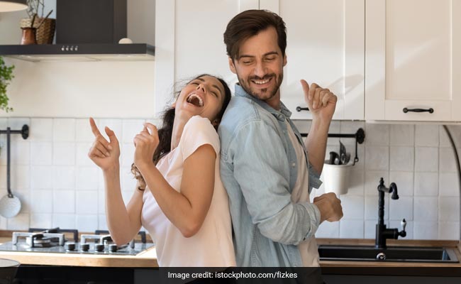 7 Romantic Songs That Will Make Your Date Swoon On Valentine's Day 2023