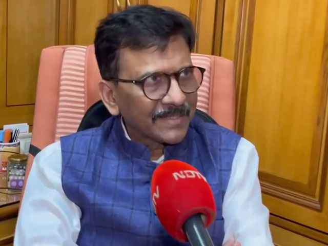 शिवसेना ने संसदीय पार्टी के नेता के पद से संजय राउत को हटाया, गजानन कीर्तिकर को मिली जिम्मेदारी