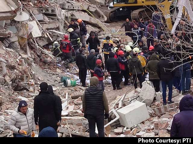 3 Powerful Earthquakes In Turkey In 24 Hours, More Than 2,600 Killed