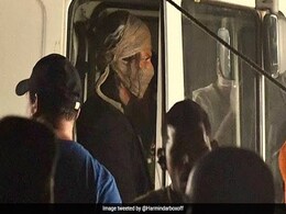 'जवान' के सेट पर लौट आया 'पठान', इस धांसू लुक में नजर आए शाहरुख खान- देखें PHOTO 'जवान' के सेट पर लौट आया 'पठान', इस धांसू लुक में नजर आए शाहरुख खान- देखें PHOTO