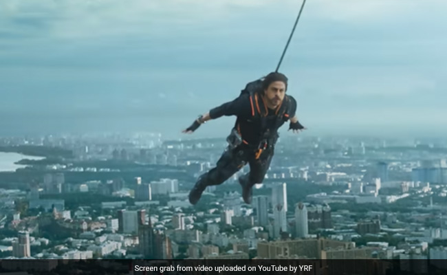 <i>Pathaan</i> Action Director: "Tom Cruise Is A Fearless Actor, SRK Is Just The Same"