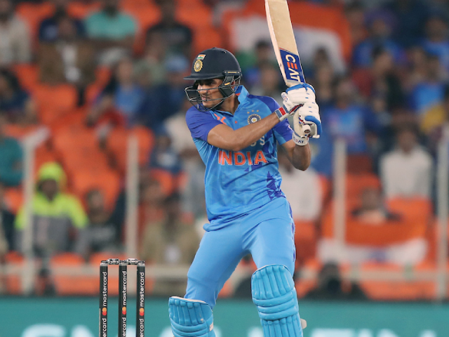 मुंबई इंडियंस की किस्मत रूठी, ग्रीन ने टपकाया गिल का कैच, गिल ने जड़ दिया शतक