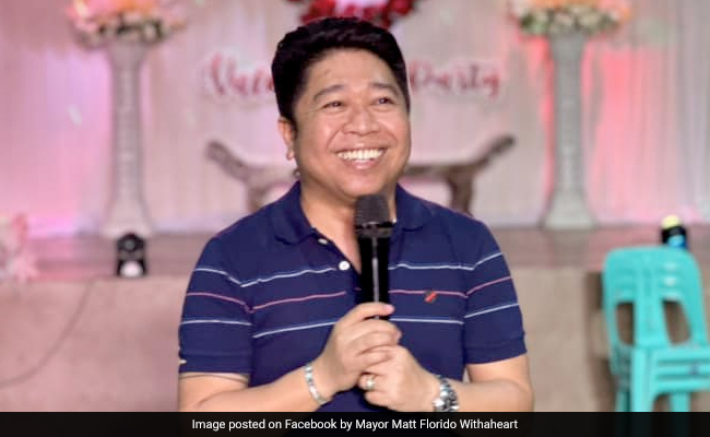 Philippine Mayor Gives Valentine's Day Bonus To Single Staff