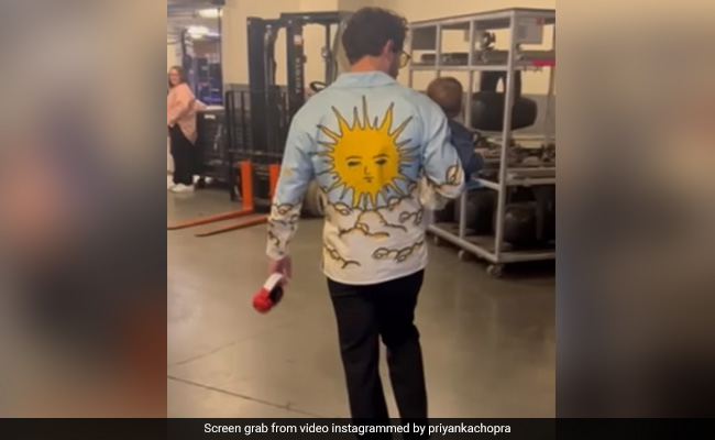 This Nick Jonas And Daughter Malti Marie Moment From The Jonas Brothers' Concert Has The Internet's Heart