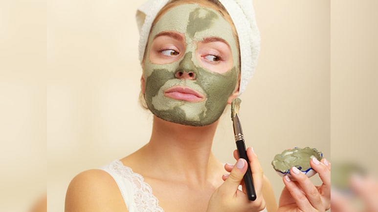 Never Apply These 4 Kitchen Ingredients On Your Face: Dermatologist Warns