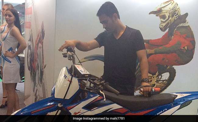 जानें अब कमाई के लिए क्या-क्या कर रहे हैं महेंद्र सिंह धोनी