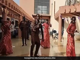 अफ्रीका के लोगों पर चढ़ा 'पठान' का खुमार, 'झूमे जो पठान' गाने पर किया जमकर डांस, देखें धमाकेदार वीडियो अफ्रीका के लोगों पर चढ़ा 'पठान' का खुमार, 'झूमे जो पठान' गाने पर किया जमकर डांस, देखें धमाकेदार वीडियो
