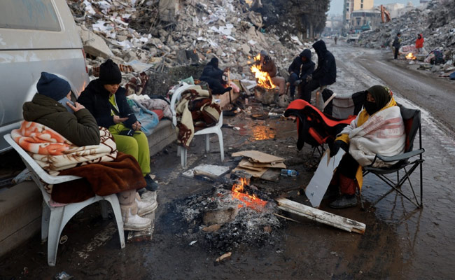 Turkey-Syria Earthquake Toll Tops 33,000, Legal Action Against Builders