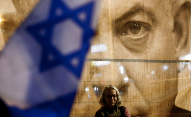 Thousands Protest Outside Israel's Parliament Over Judicial Reforms