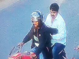 उत्तर प्रदेश : उमेश पाल हत्याकांड मामले में शूटर्स की हुई पहचान, CCTV में कैद हुए आरोपी उत्तर प्रदेश : उमेश पाल हत्याकांड मामले में शूटर्स की हुई पहचान, CCTV में कैद हुए आरोपी