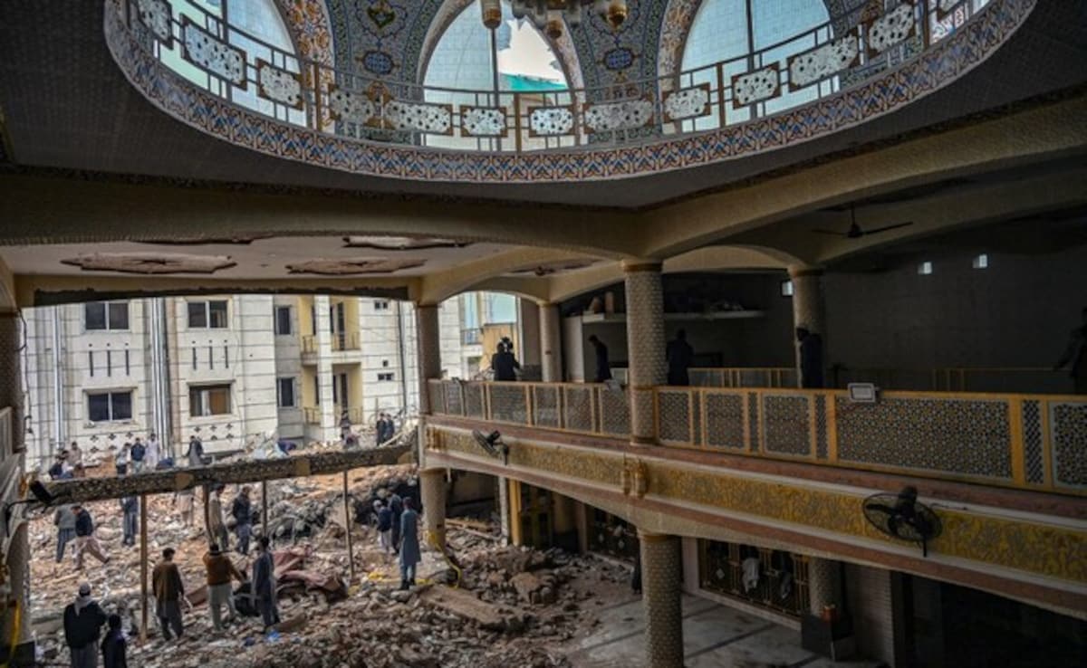 पाकिस्तान की शिया मस्जिद पर इस सुन्नी आतंकवादी संगठन ने किया हमला, हमलावर की हुई पहचान