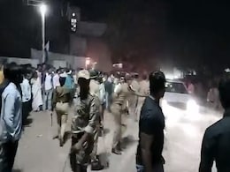 Stones Thrown At Aaditya Thackeray's Car In Aurangabad, Says Party Stones Thrown At Aaditya Thackeray's Car In Aurangabad, Says Party