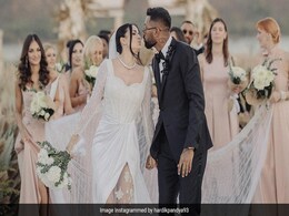 Hardik Pandya ने पत्नी नतासा स्टेनकोविक के साथ फिर से शादी की, देखें रोमांटिक सेरेमनी की खूबसूरत Pics Hardik Pandya ने पत्नी नतासा स्टेनकोविक के साथ फिर से शादी की, देखें रोमांटिक सेरेमनी की खूबसूरत Pics