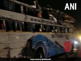 3 Killed As Delhi-Bihar Double Decker Bus Overturns In UP's Mathura 3 Killed As Delhi-Bihar Double Decker Bus Overturns In UP's Mathura