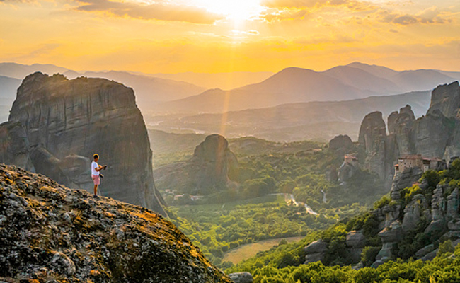 साल 2023 में आप भी कर सकते हैं इन 10 ट्रेंडिंग डेस्टिनेशंस की सैर, आज से ही बनाना शुरू कर दीजिए प्लान 