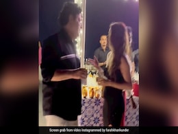 Bigg Boss 16 के कंटेस्टेंट्स के साथ मिलकर बॉलीवुड सेलेब्स ने मचाया धमाल, फराह खान की पार्टी का इनसाइड VIDEO वायरल Bigg Boss 16 के कंटेस्टेंट्स के साथ मिलकर बॉलीवुड सेलेब्स ने मचाया धमाल, फराह खान की पार्टी का इनसाइड VIDEO वायरल