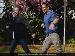 Salman Khan And Akshay Kumar Dance To <i>Main Khiladi</i>. Enough Said Salman Khan And Akshay Kumar Dance To <i>Main Khiladi</i>. Enough Said