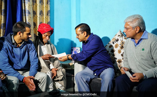 Arvind Kejriwal Hands Over Rs 1 Crore Cheque To Family Of Cop Stabbed To Death