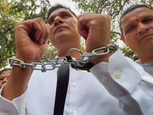 "Here To Ask PM Modi To Arrest Us As Well": AAP Leader In Handcuffs Tells NDTV