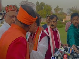 बिहार : प्रेस ब्रीफिंग के दौरान नेता विपक्ष के साथ खड़े होने को लेकर उलझे बीजेपी विधायक, देखें VIDEO बिहार : प्रेस ब्रीफिंग के दौरान नेता विपक्ष के साथ खड़े होने को लेकर उलझे बीजेपी विधायक, देखें VIDEO