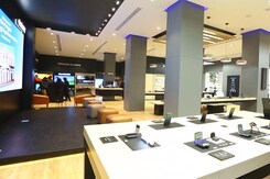 Samsung's Experiential Store Samsung's Experiential Store